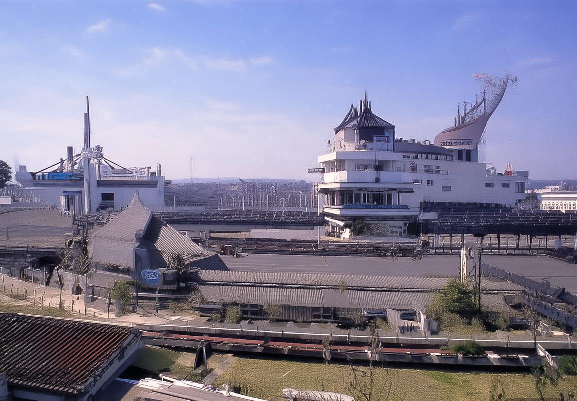 埃梅加禁赛事件：斯特拉斯堡俱乐部如何应对年轻球员违规行为与危机处理，并反思青训体系价值观培养